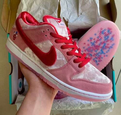 KICKWHO StrangeLove x Dunk Low SB 'Valentine's Day' Godkiller Half size up for wide feet CT2552 800 photo review