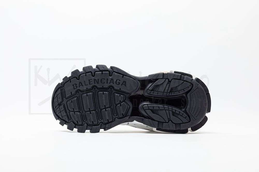 Kickwho Balenciaga Wmns Track Sneaker 'White Red' - Image 4