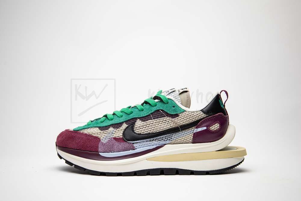 KickWho Sacai x VaporWaffle SP 'String Villain Red' Godkiller DD3035-200 - Image 2