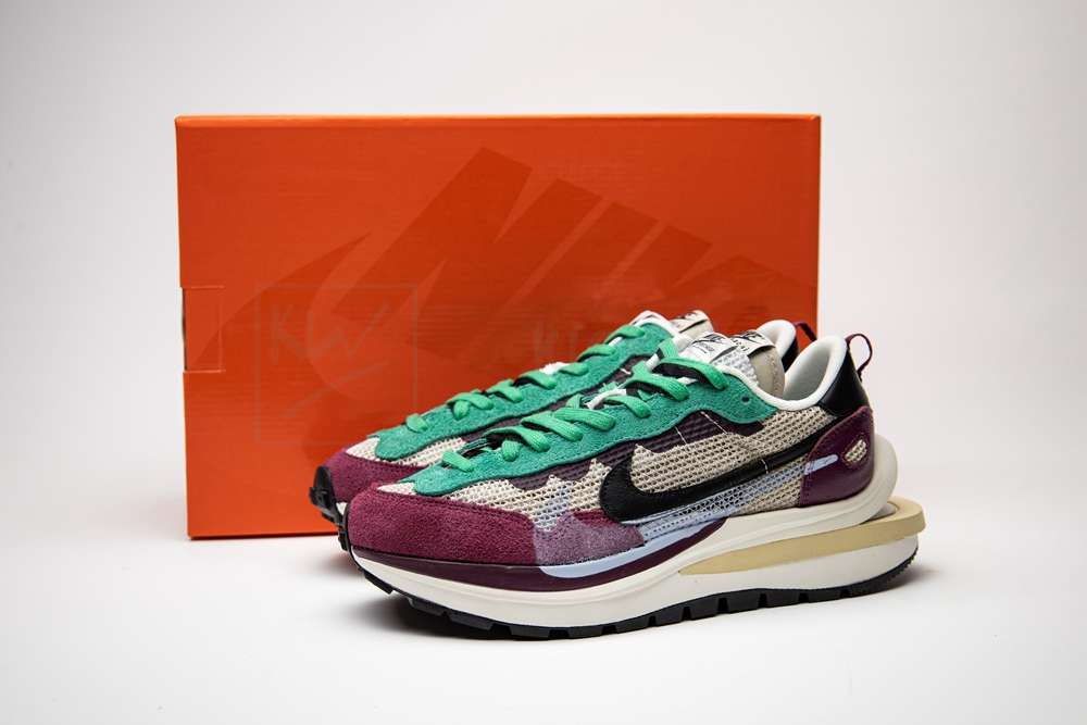 KickWho Sacai x VaporWaffle SP 'String Villain Red' Godkiller DD3035-200 - Image 5