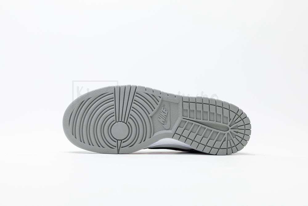 KICKWHO Nike Dunk Low 'Golden Gals' - Image 3