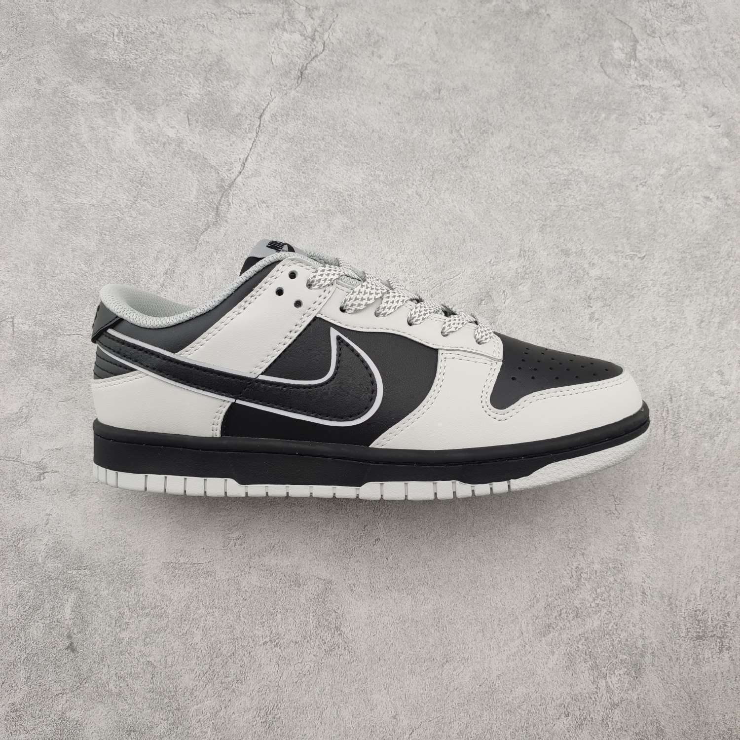 Kickswho NIKE DUNK LOW 'BLACK WHITE'