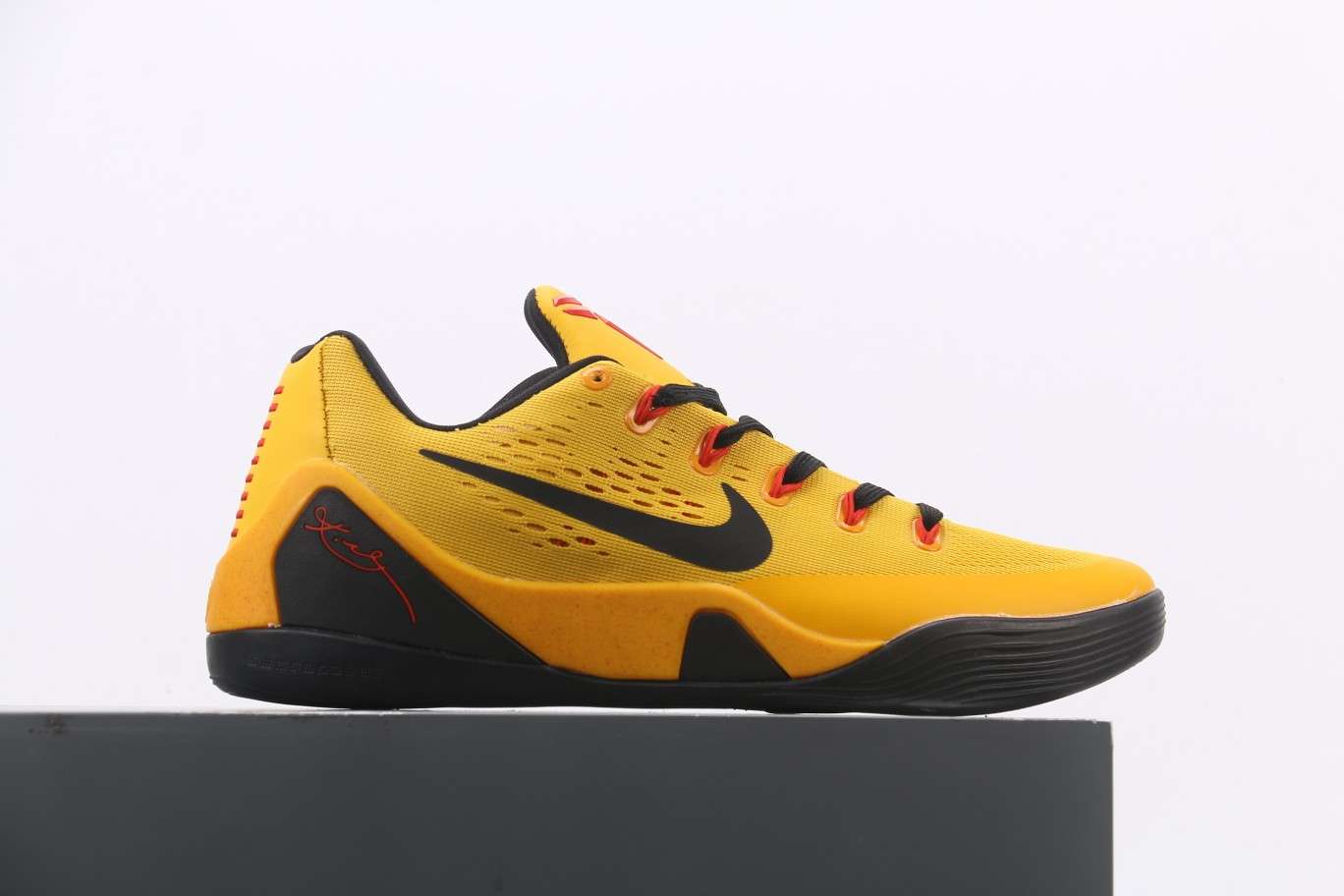 KICKWHO Nike Zoom Kobe IX 9