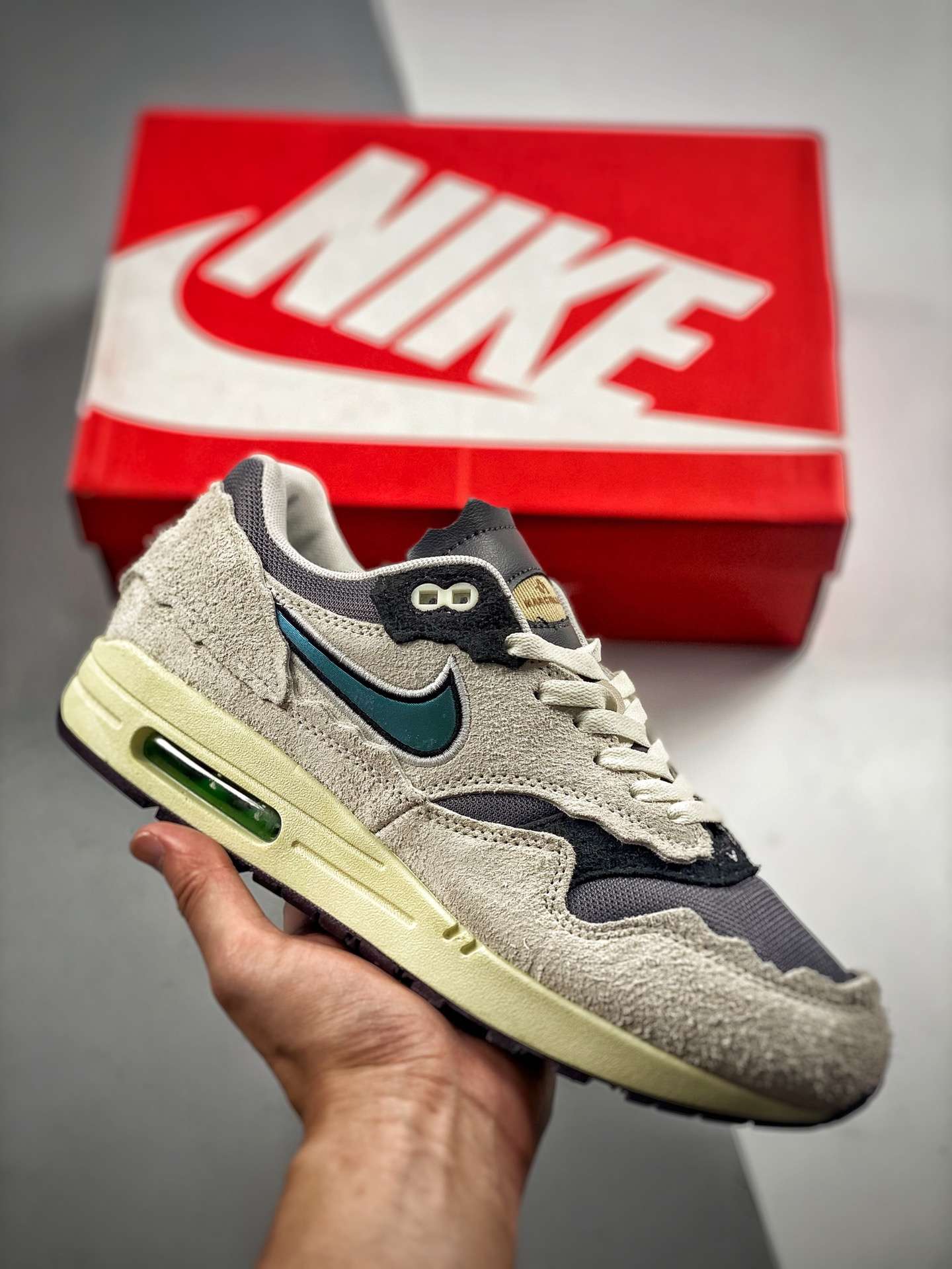 KICKWHO Nike Air Max 1 QS