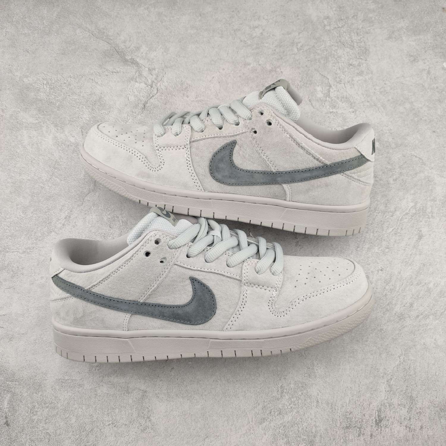 Kickswho Reigning Champ x Nike SB Dunk Low Pro - Image 2