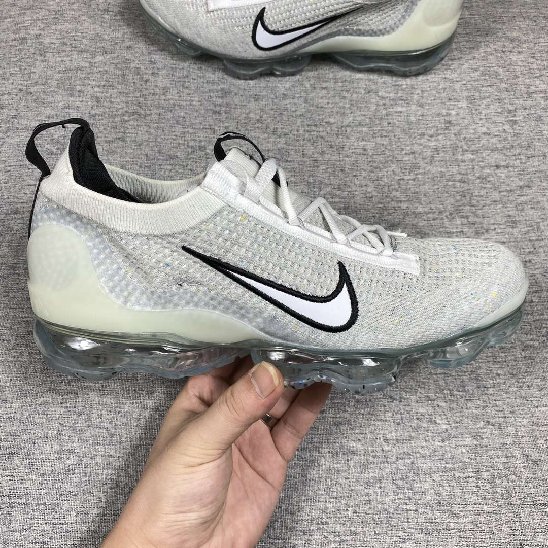 KICKWHO Nike Air Vapor Max - Image 2