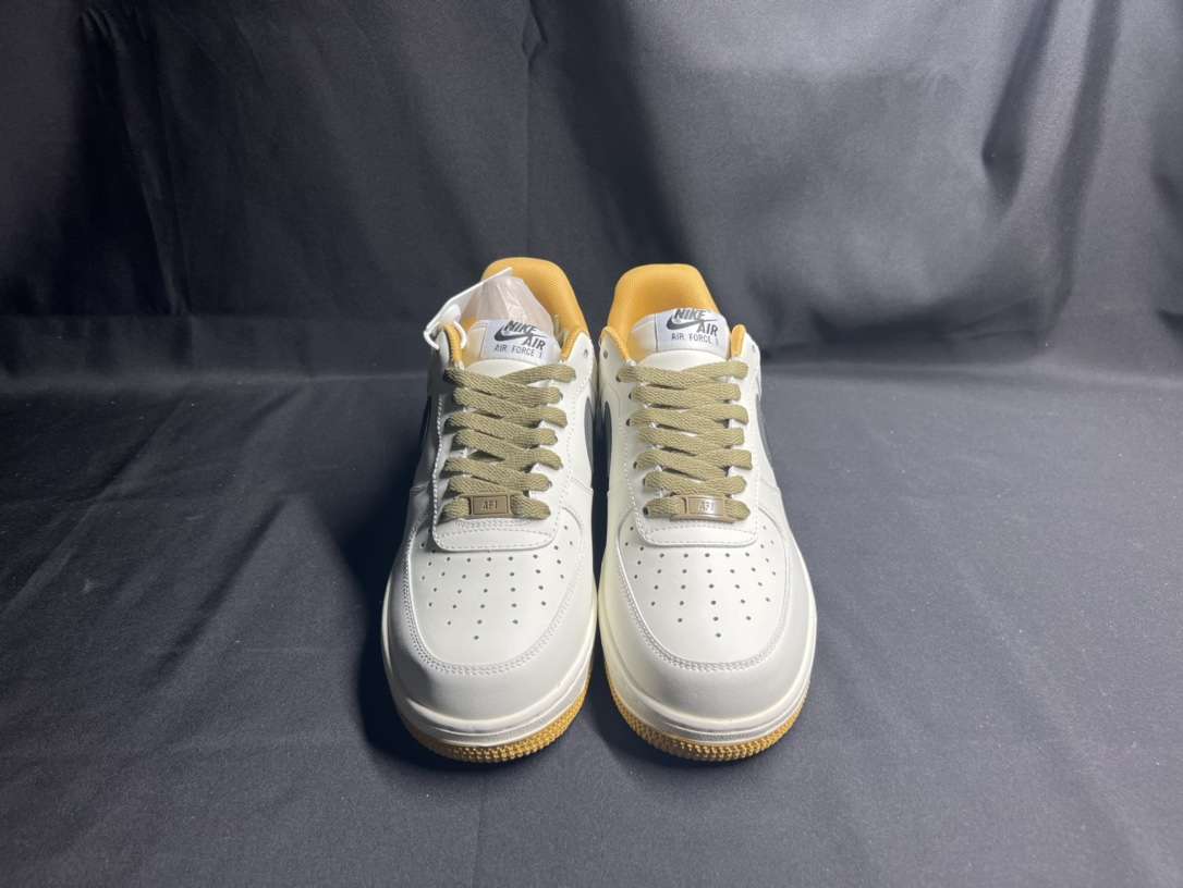 KICKWHO Nike Air Force 1' 07 Low - Image 3