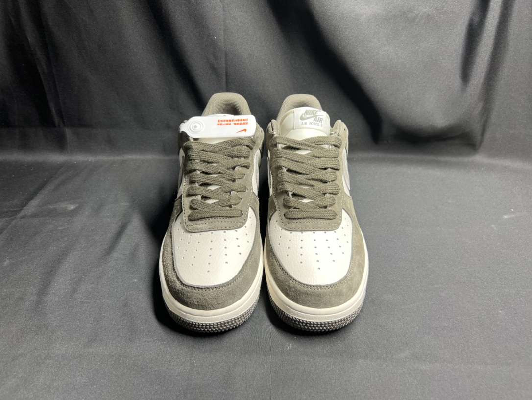 KICKWHO Nike Air Force 1 07 Low Dark Grey Brown White - Image 3