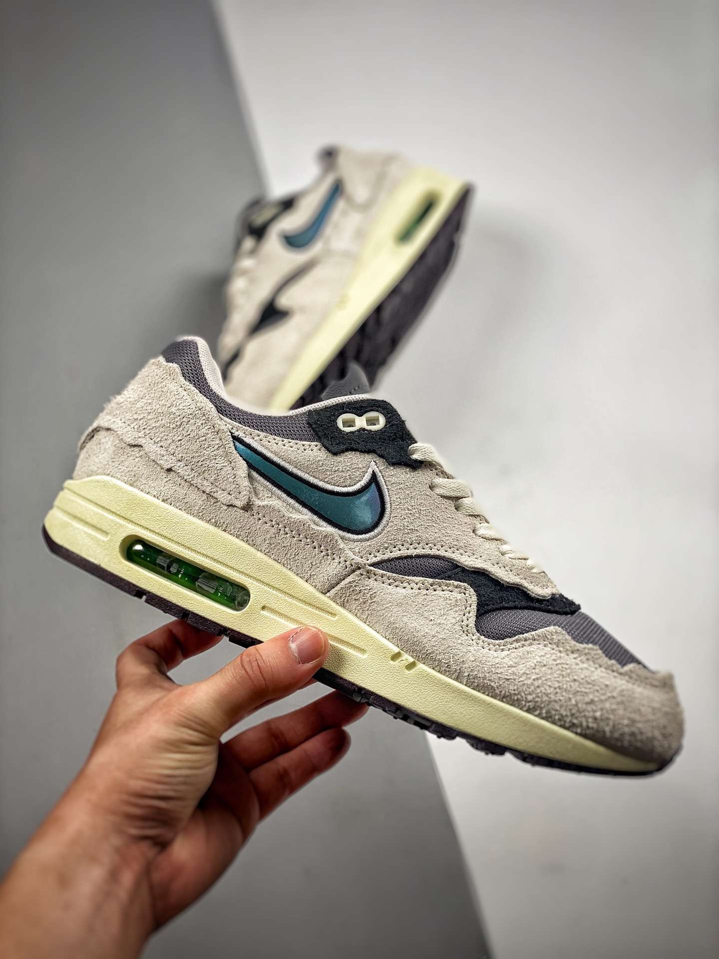 KICKWHO Nike Air Max 1 QS - Image 2