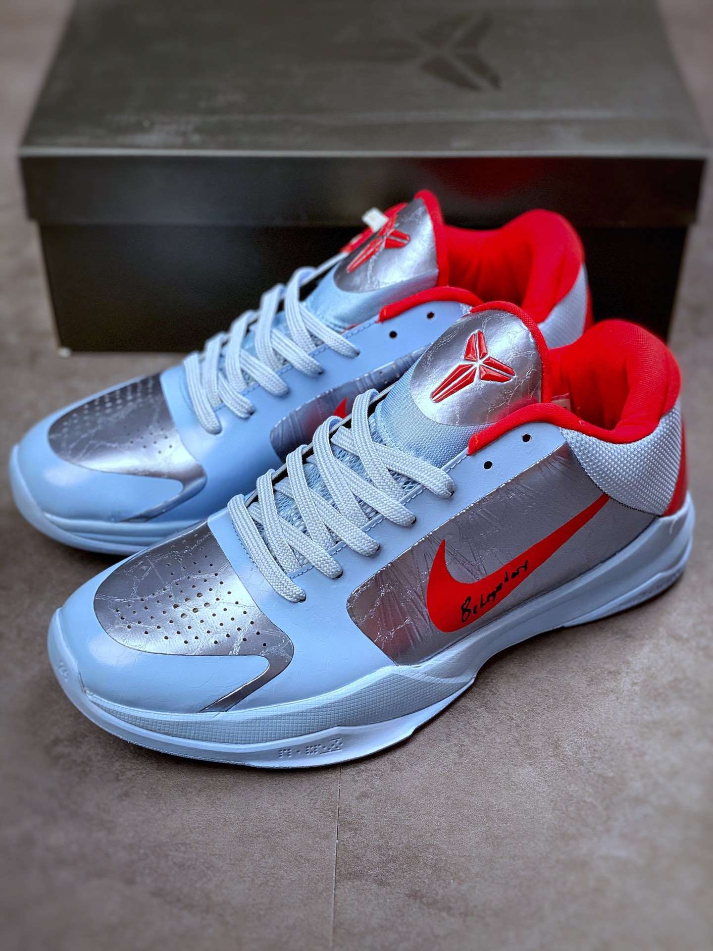 KICKWHO Nike Zoom Kobe 5 Protro Metallic Silver Blue - Image 4