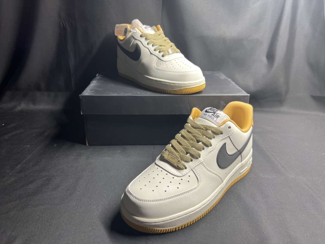 KICKWHO Nike Air Force 1' 07 Low - Image 4