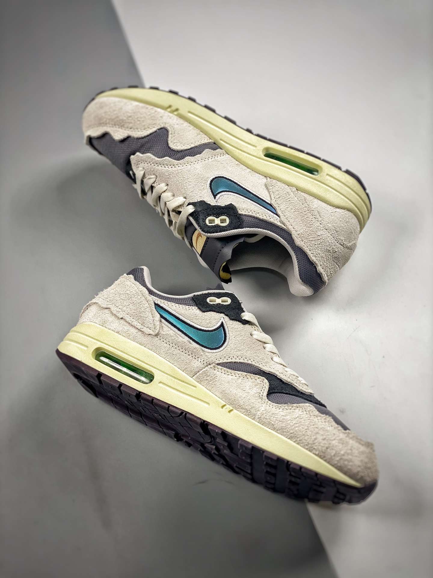 KICKWHO Nike Air Max 1 QS - Image 3