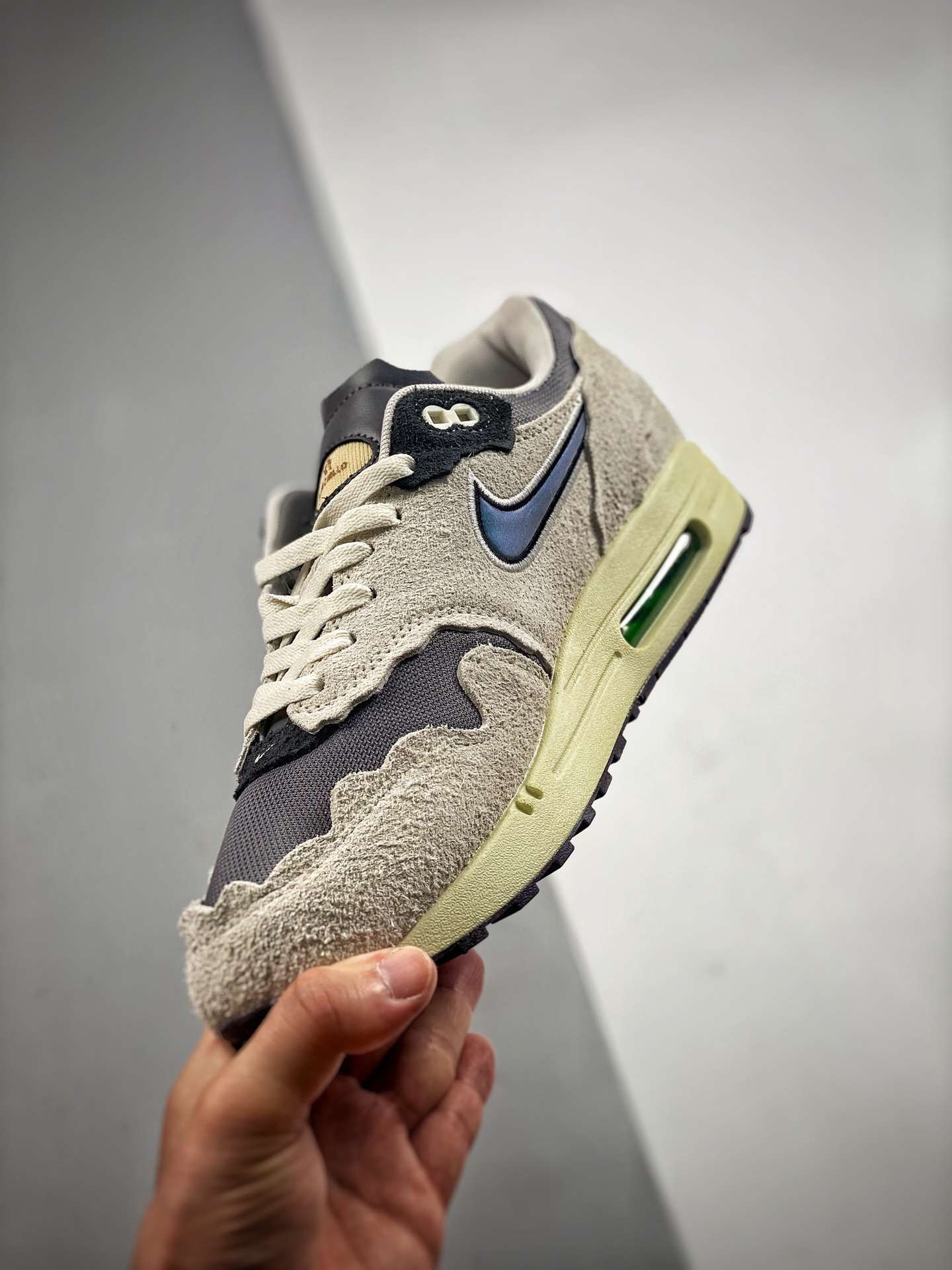 KICKWHO Nike Air Max 1 QS - Image 4