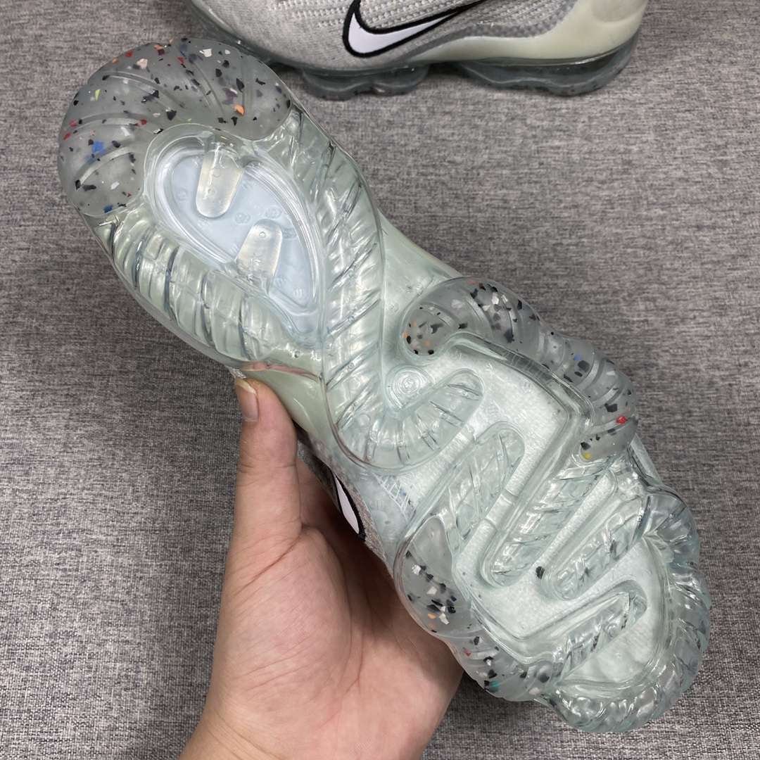 KICKWHO Nike Air Vapor Max - Image 4