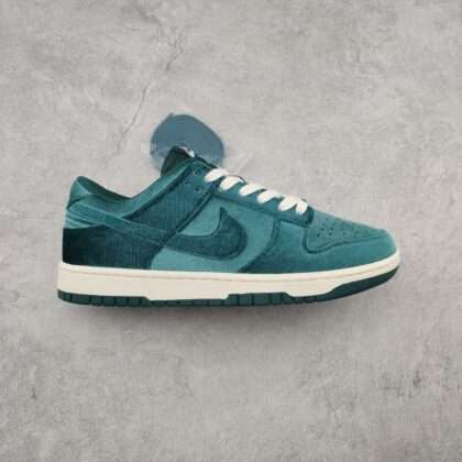 Kickswho Nike SB Dunk Low Grass green