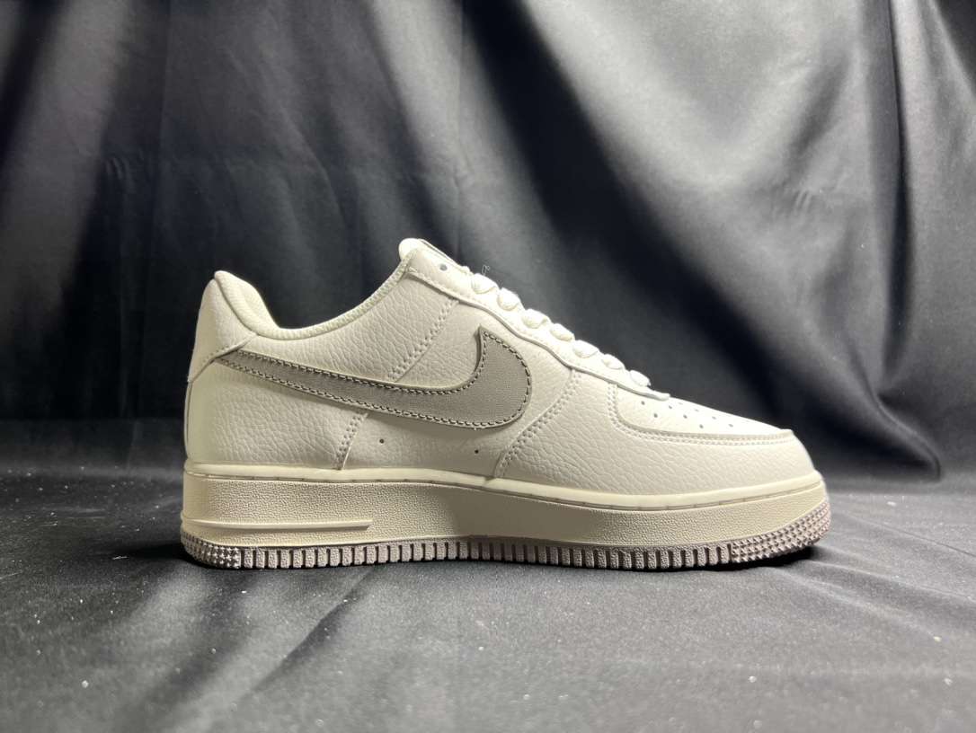 KICKWHO Nike Air Force 1 Low - Image 2