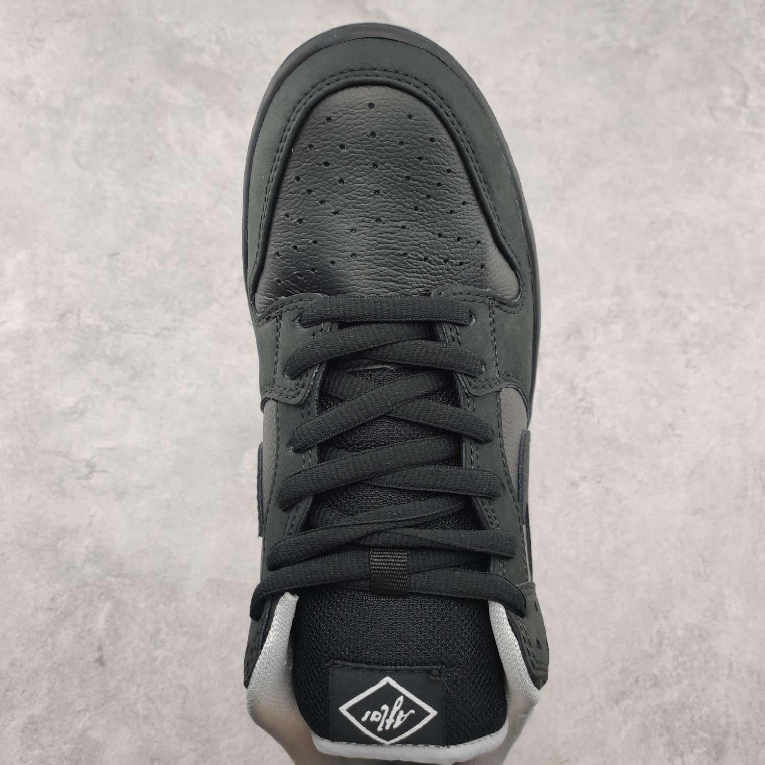 Kickswho Nike SB Dunk Low Black - Image 4