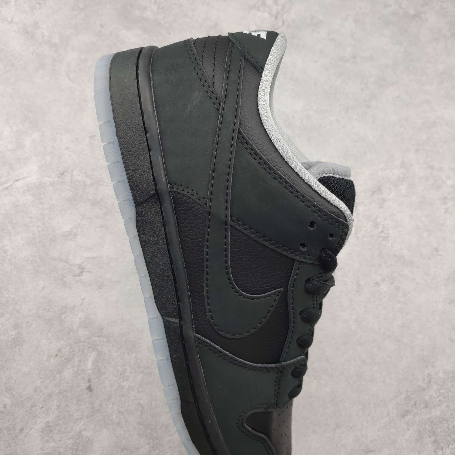 Kickswho Nike SB Dunk Low Black - Image 5