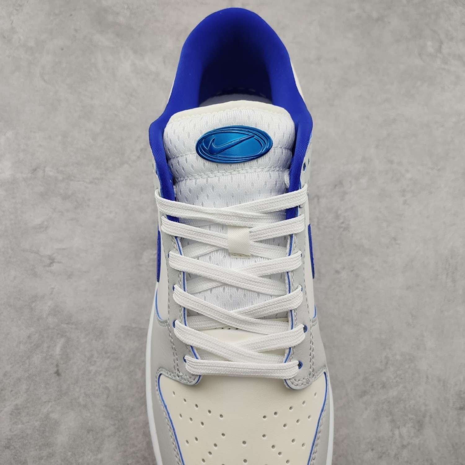 Kickswho Nike SB Dunk Low GS “Ivory Hyper Royal" Beige Blue - Image 5