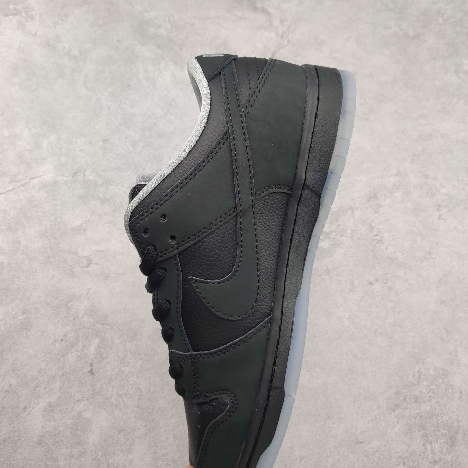 Kickswho Nike SB Dunk Low Black - Image 7