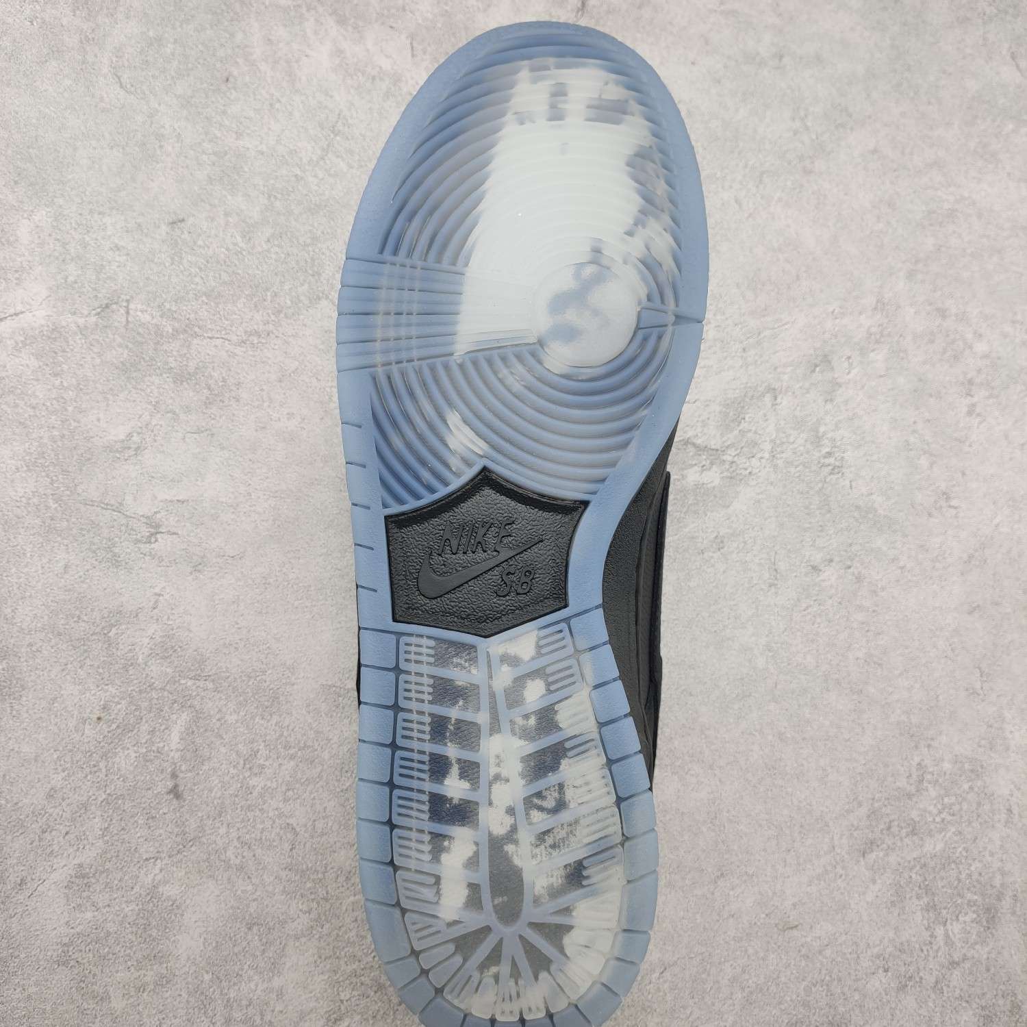 Kickswho Nike SB Dunk Low Black - Image 9