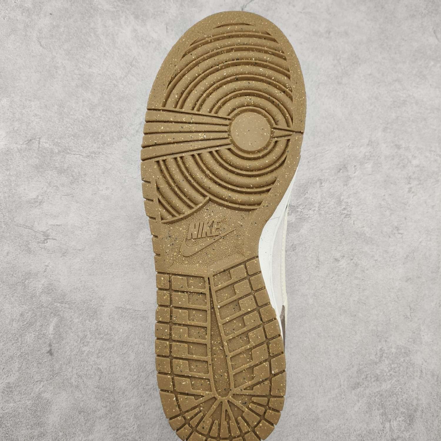 Kickswho Nike SB Zoom Dunk Low 85 Vlad Sneakers - Image 9