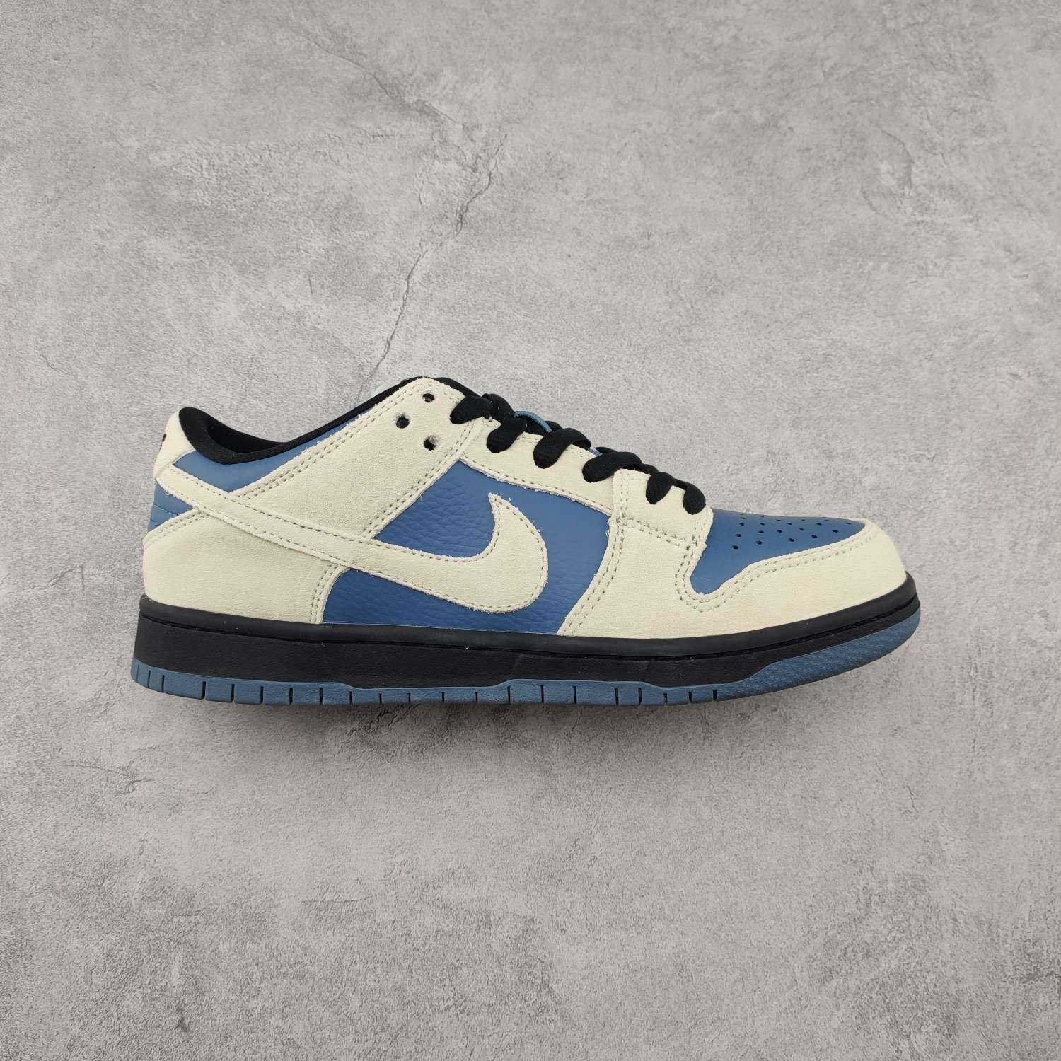 Kickswho Nike SB Dunk Low "Light Cream" BQ6817-200