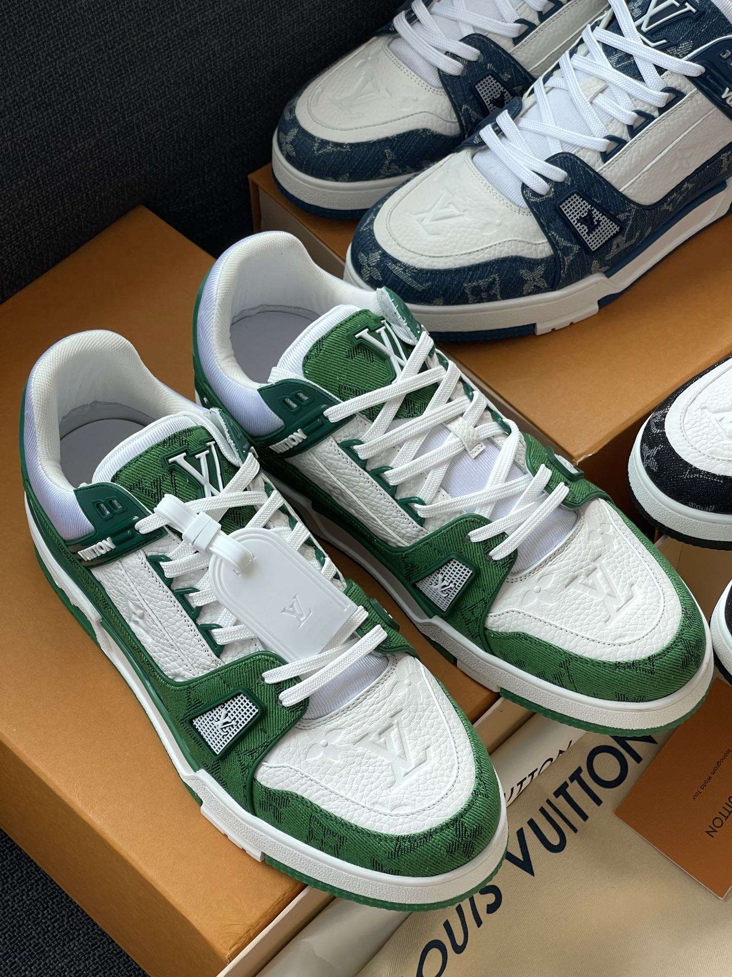 KICKWHO Louis Vuitton Trainer Sneakers Green White - Image 2