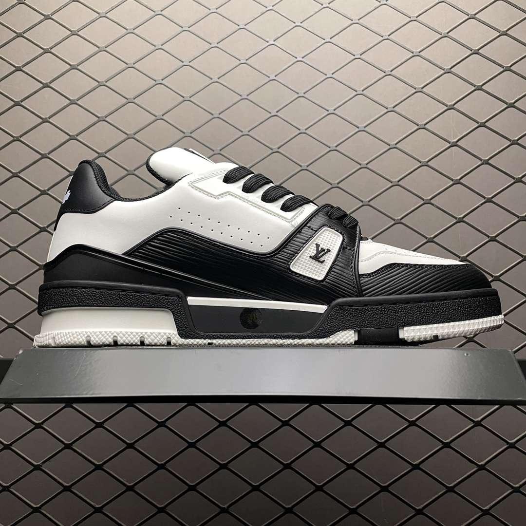 KICKWHO Louis Vuitton Trainer Sneakers Black White - Image 3