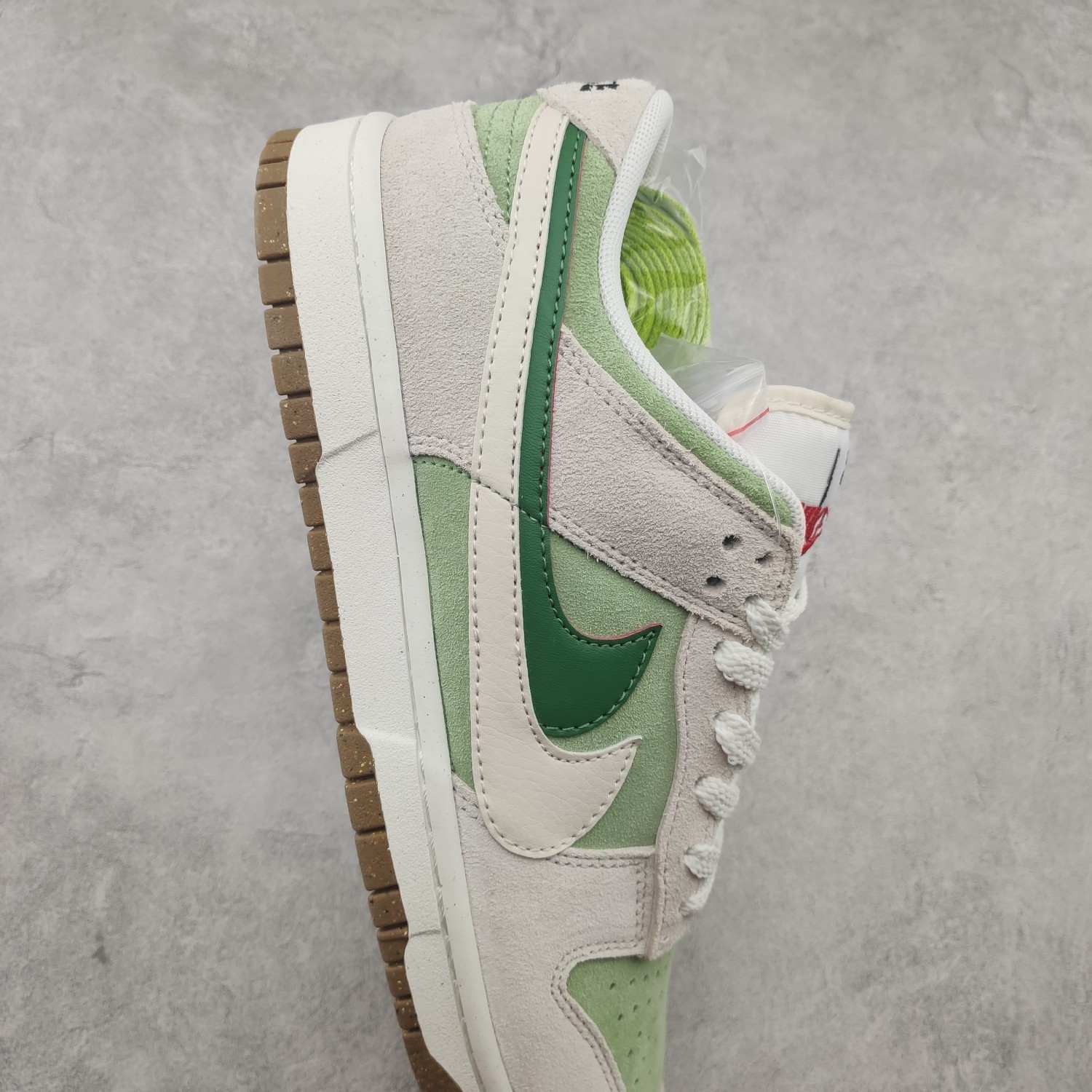 Kickswho Nike SB Dunk Low Swooshes - Image 5