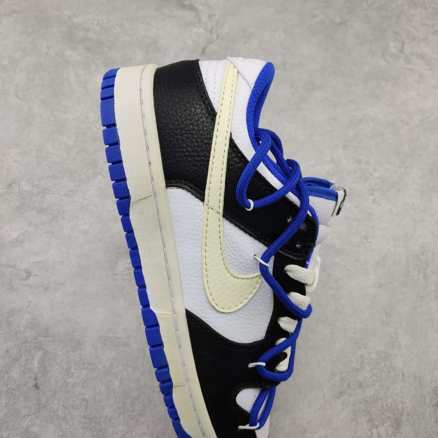 Kickswho Nike SB Dunk Low FD9064-110 - Image 5