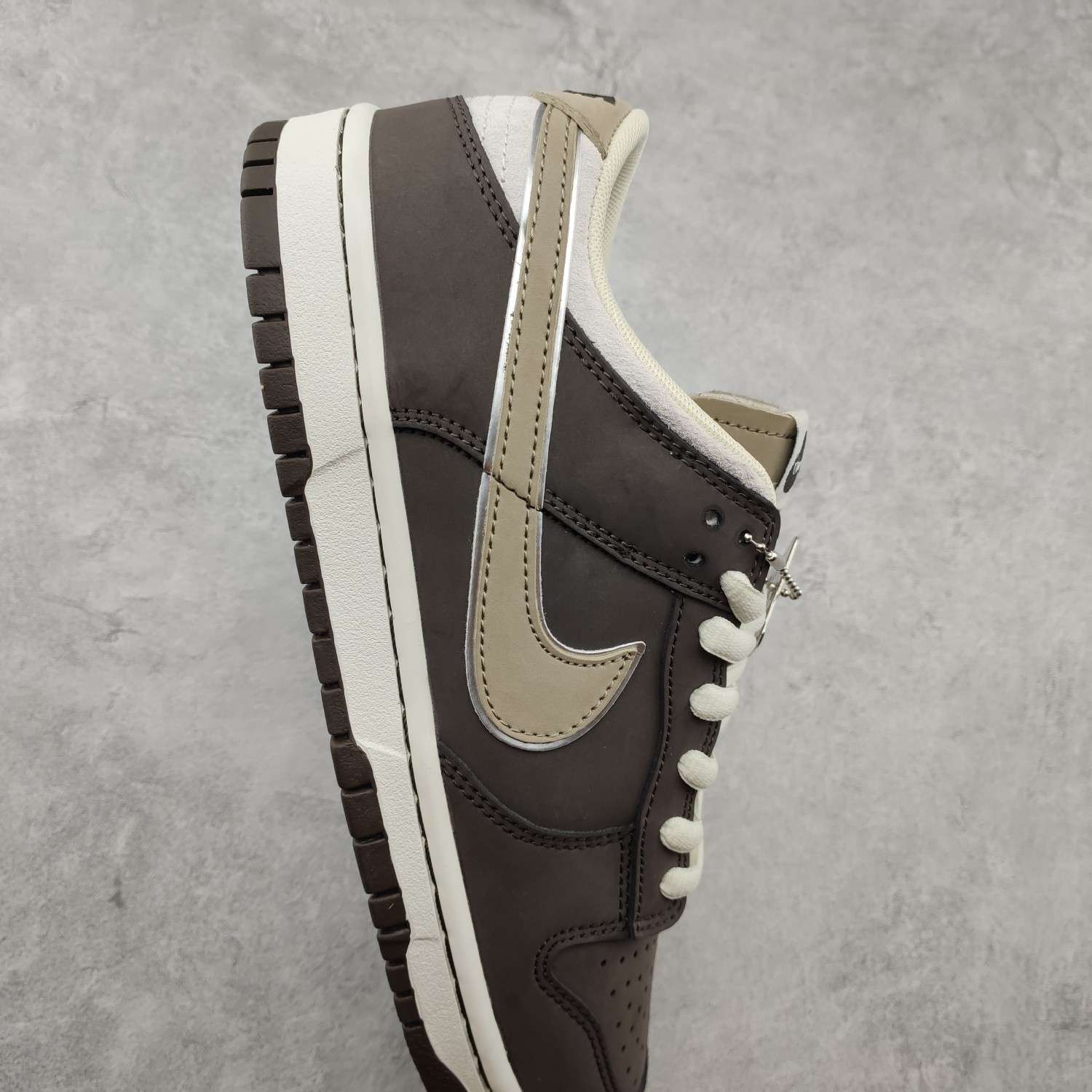 Kickswho Otomo Katsuhiro x Nike SB Dunk Low "Steamboy OST" LF0039-032 - Image 5