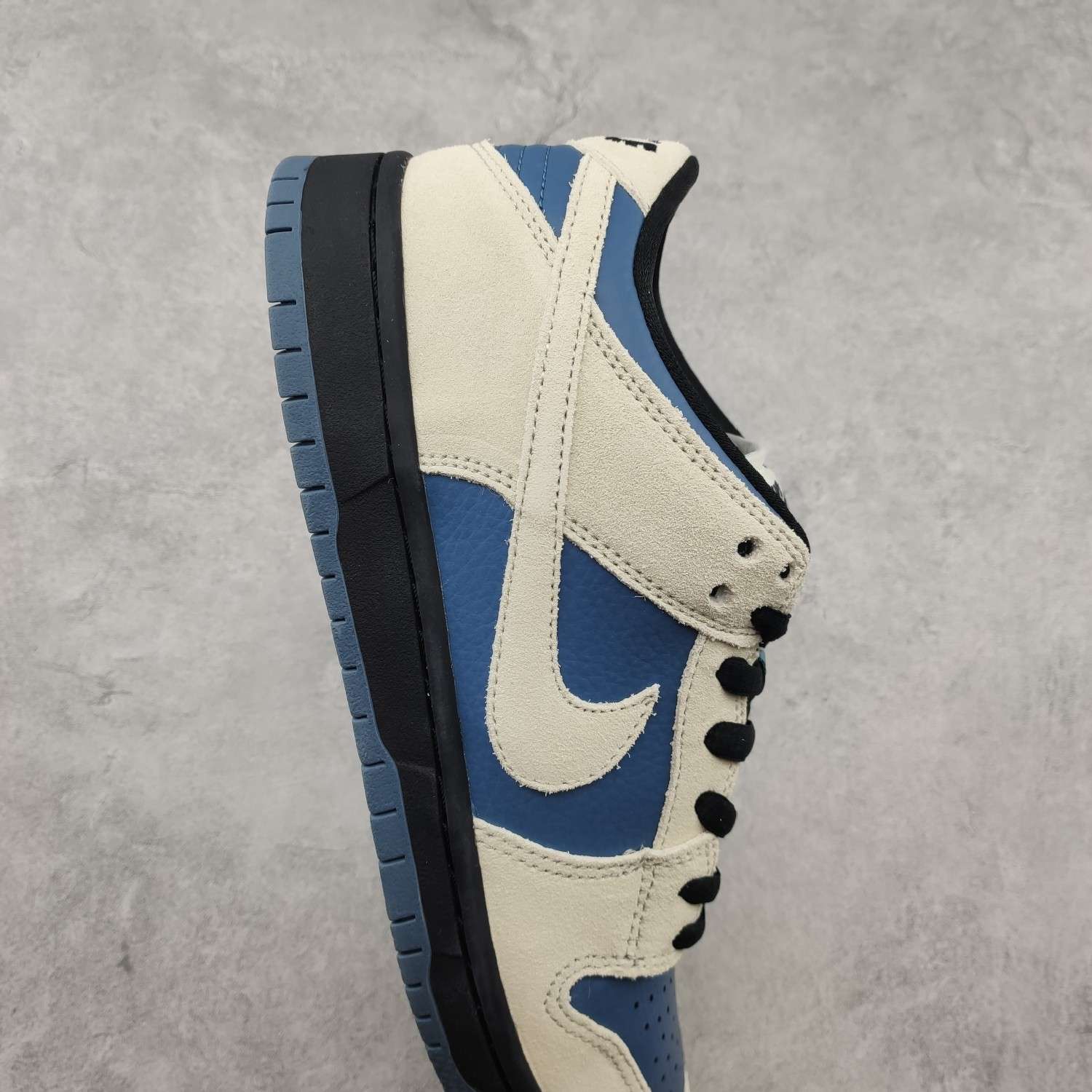 Kickswho Nike SB Dunk Low "Light Cream" BQ6817-200 - Image 5