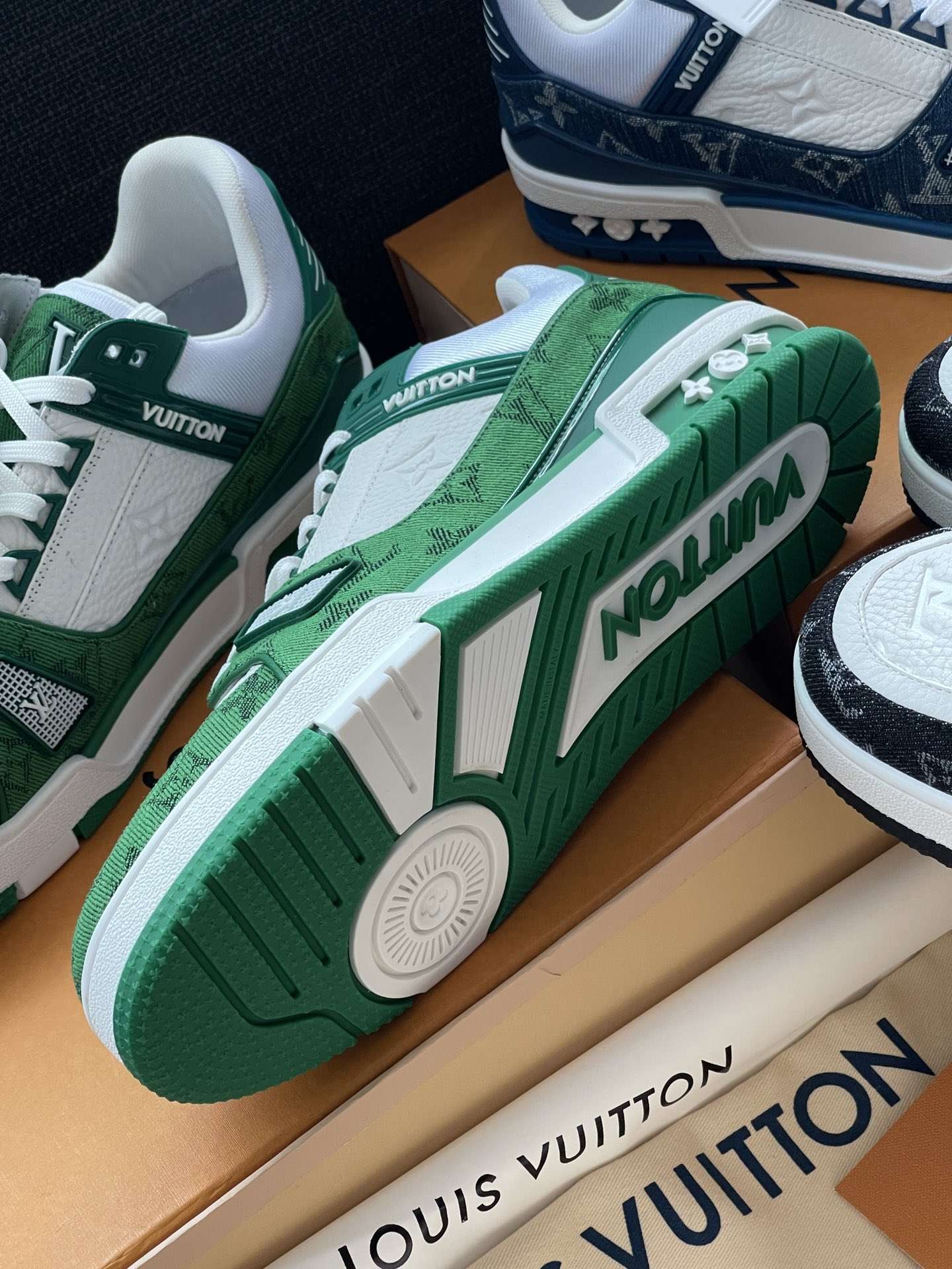 KICKWHO Louis Vuitton Trainer Sneakers Green White - Image 5