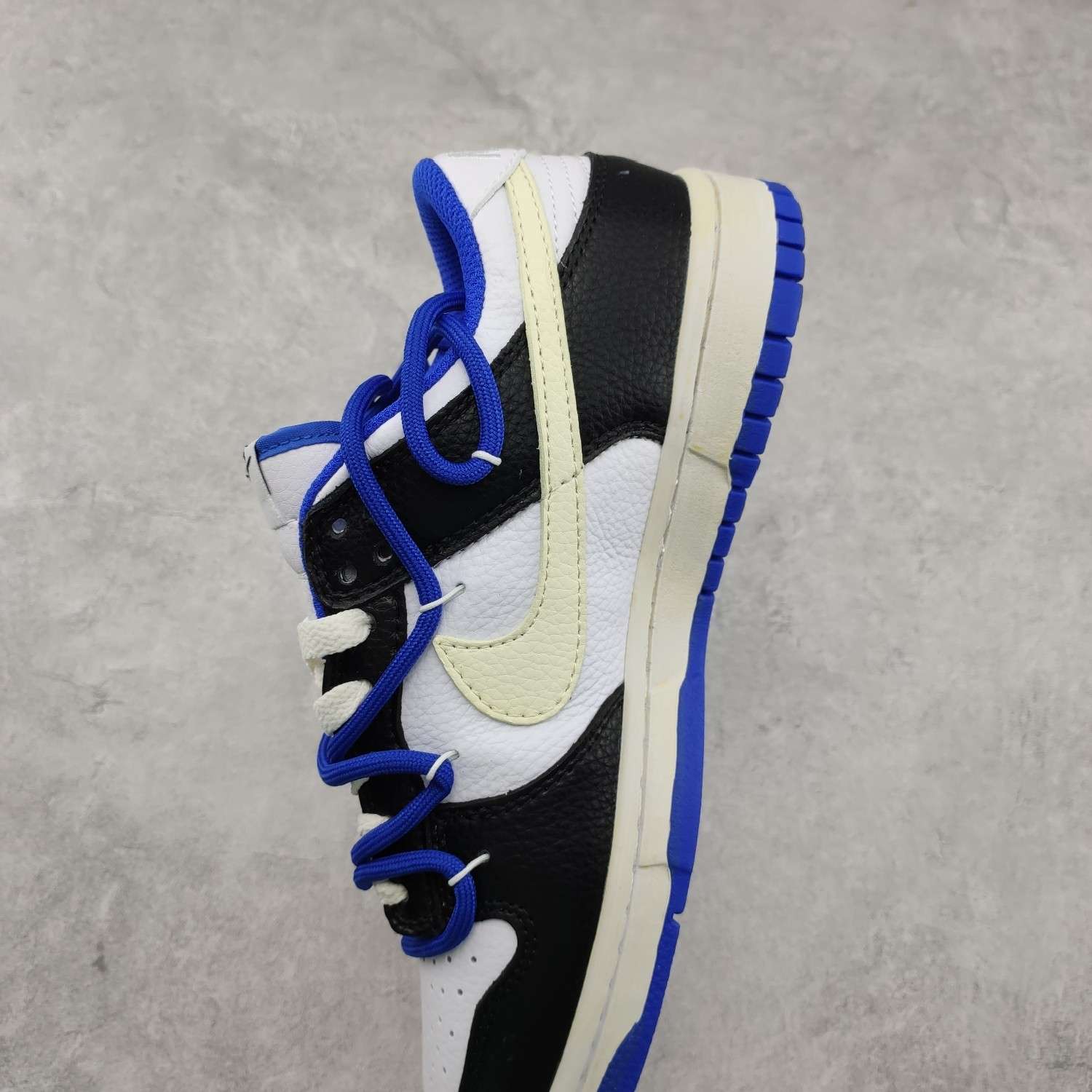 Kickswho Nike SB Dunk Low FD9064-110 - Image 7