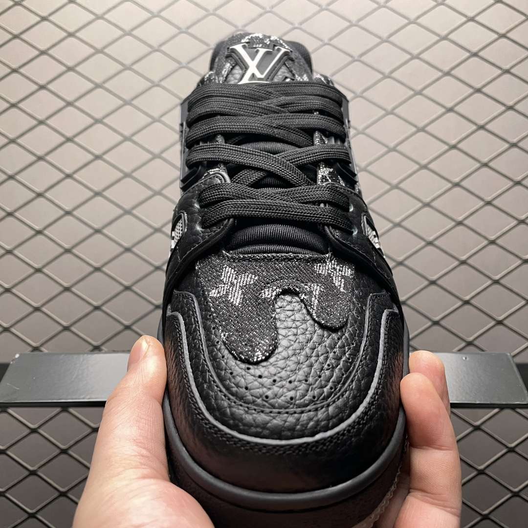 KICKWHO Louis Vuitton Trainer Sneakers Black - Image 9