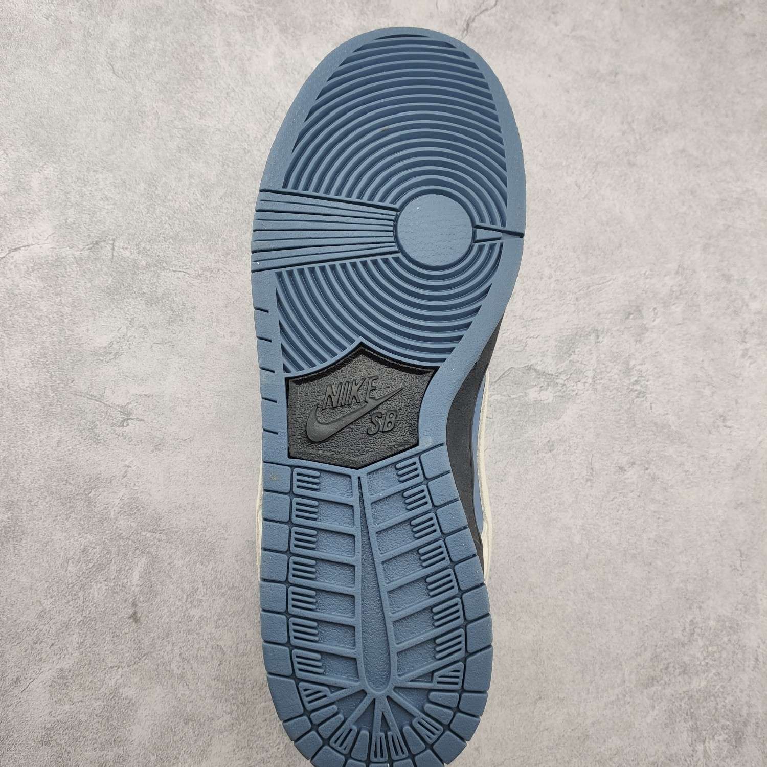 Kickswho Nike SB Dunk Low "Light Cream" BQ6817-200 - Image 9