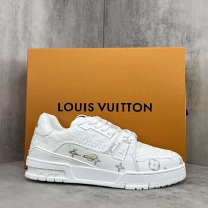 KICKWHO Louis Vuitton Trainer Sneakers White