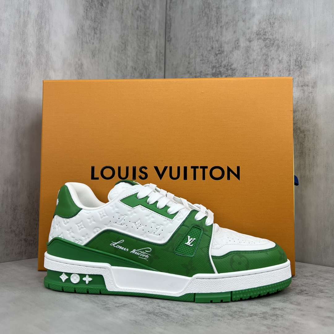 KICKWHO Louis Vuitton Trainer Sneakers Green White