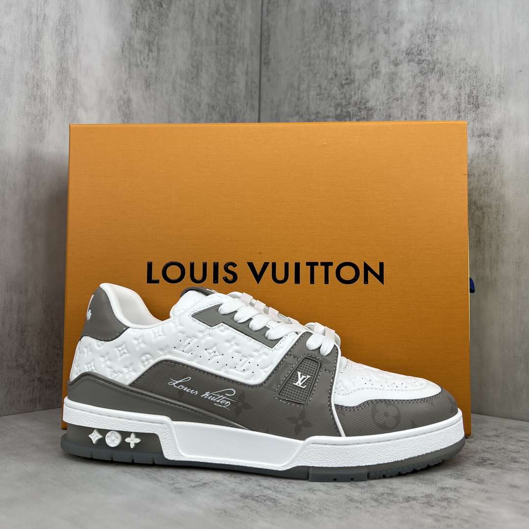 KICKWHO Louis Vuitton Trainer Sneakers Grey White