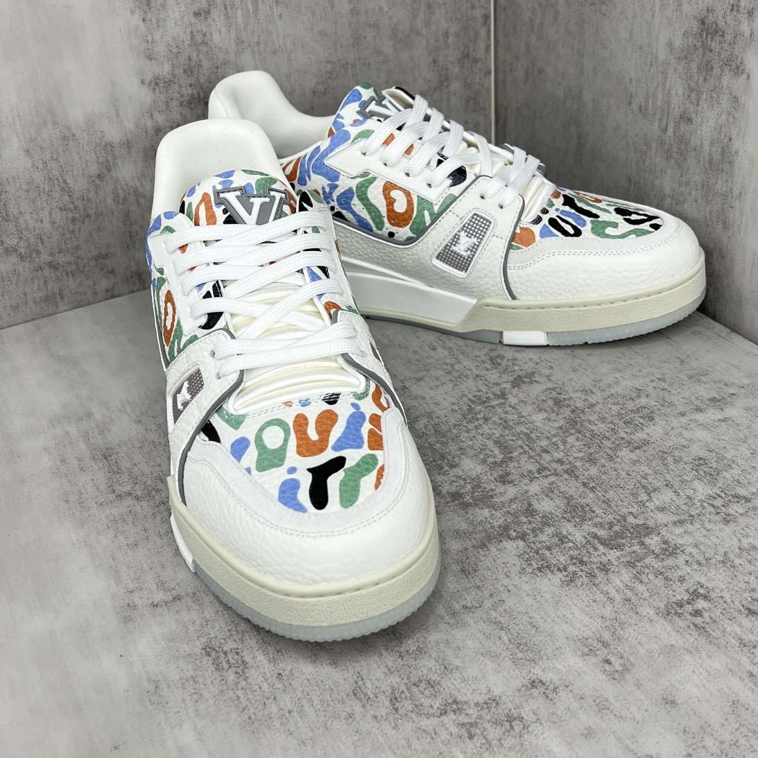 KICKWHO Louis Vuitton Trainer Sneakers White - Image 2