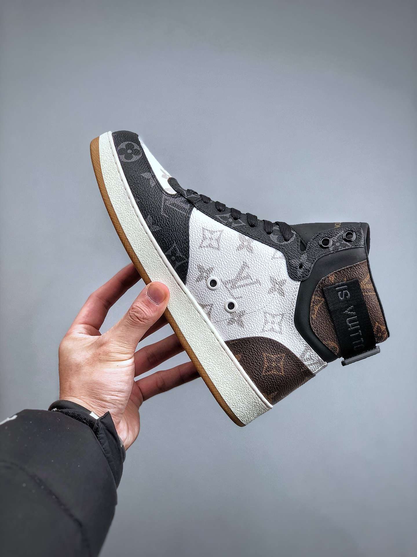 KICKWHO Louis Vuitton Rivoli Monogram Sneakers Black White - Image 9