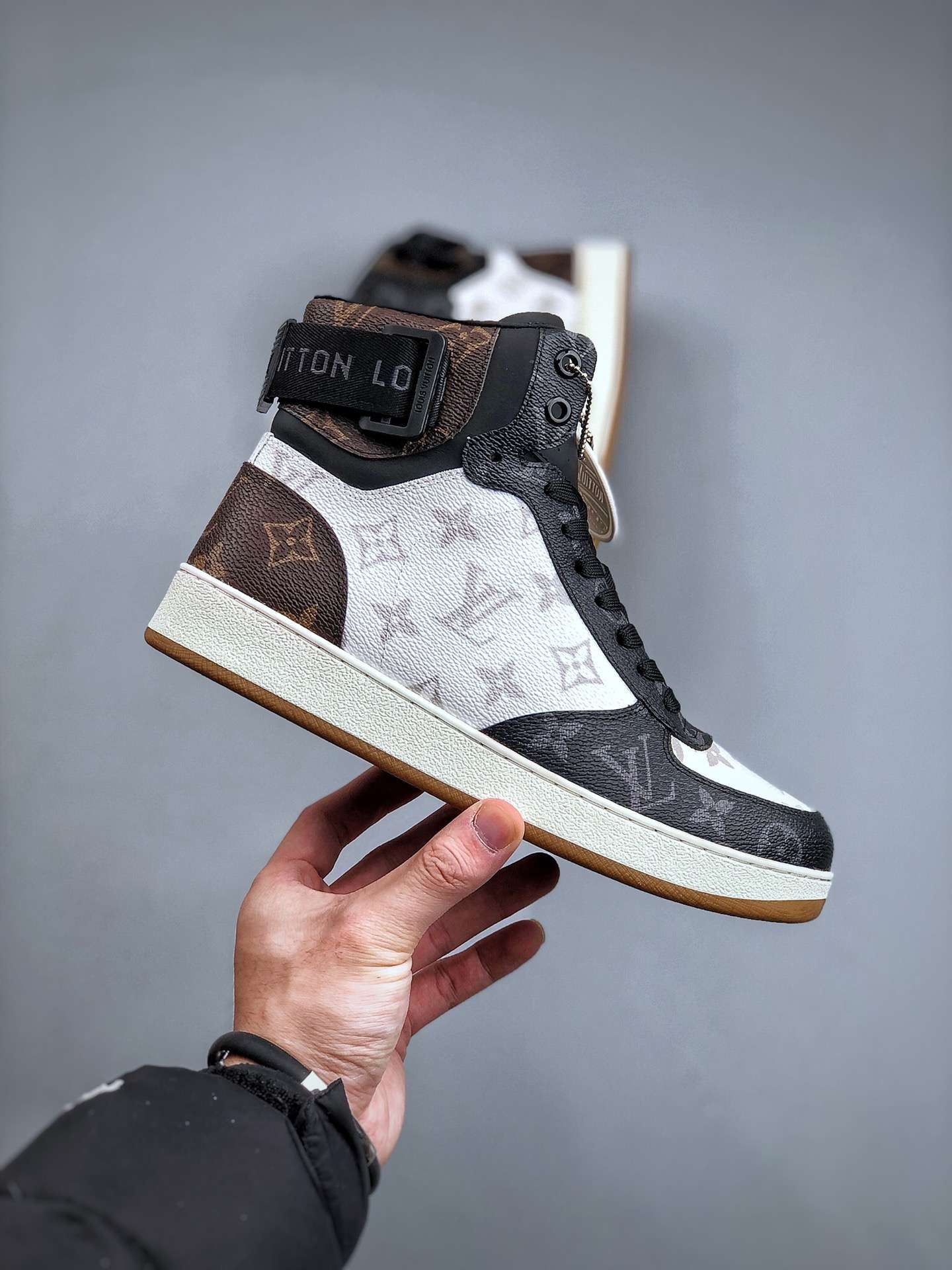 KICKWHO Louis Vuitton Rivoli Monogram Sneakers Black White - Image 7