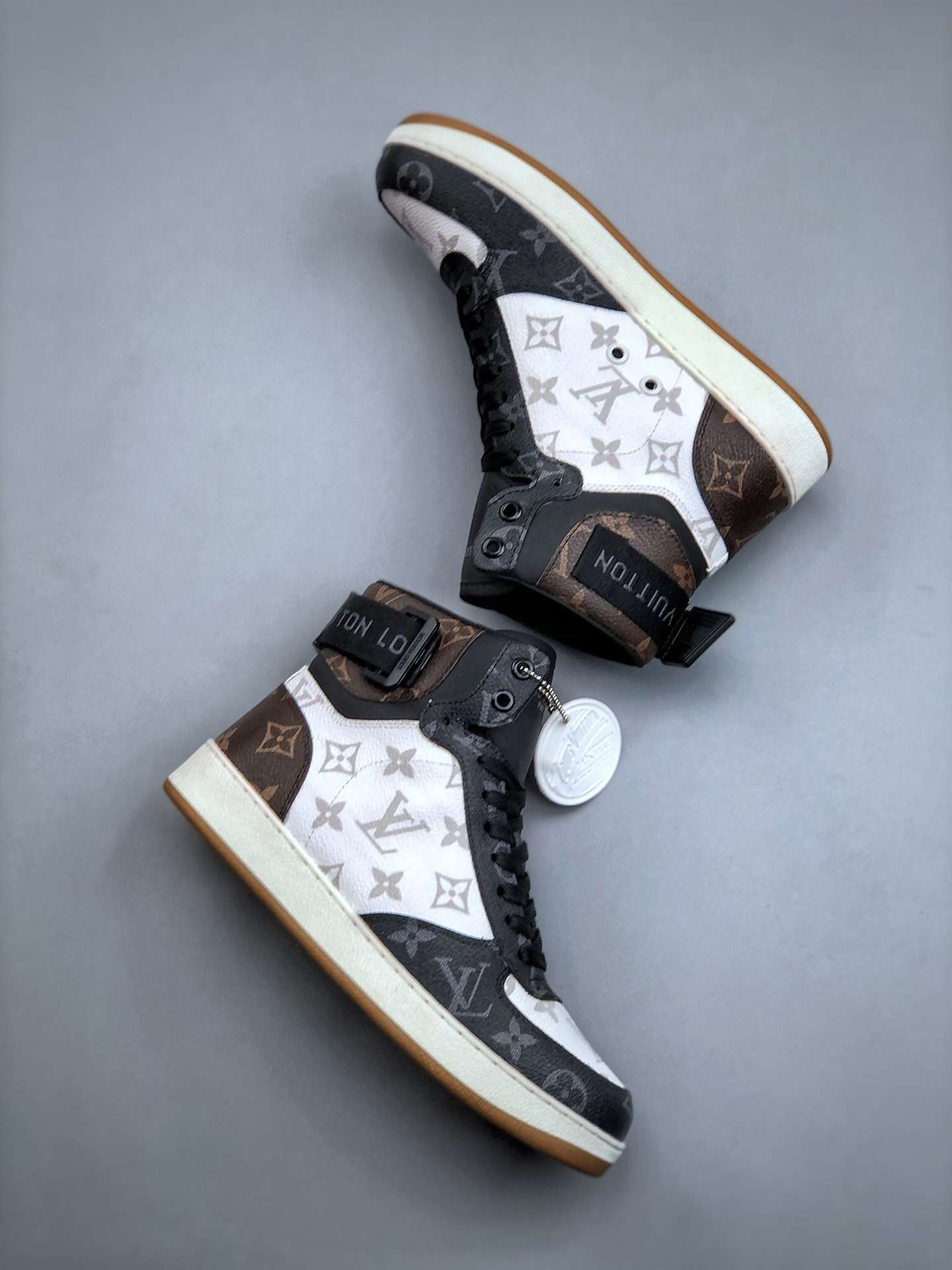 KICKWHO Louis Vuitton Rivoli Monogram Sneakers Black White - Image 2