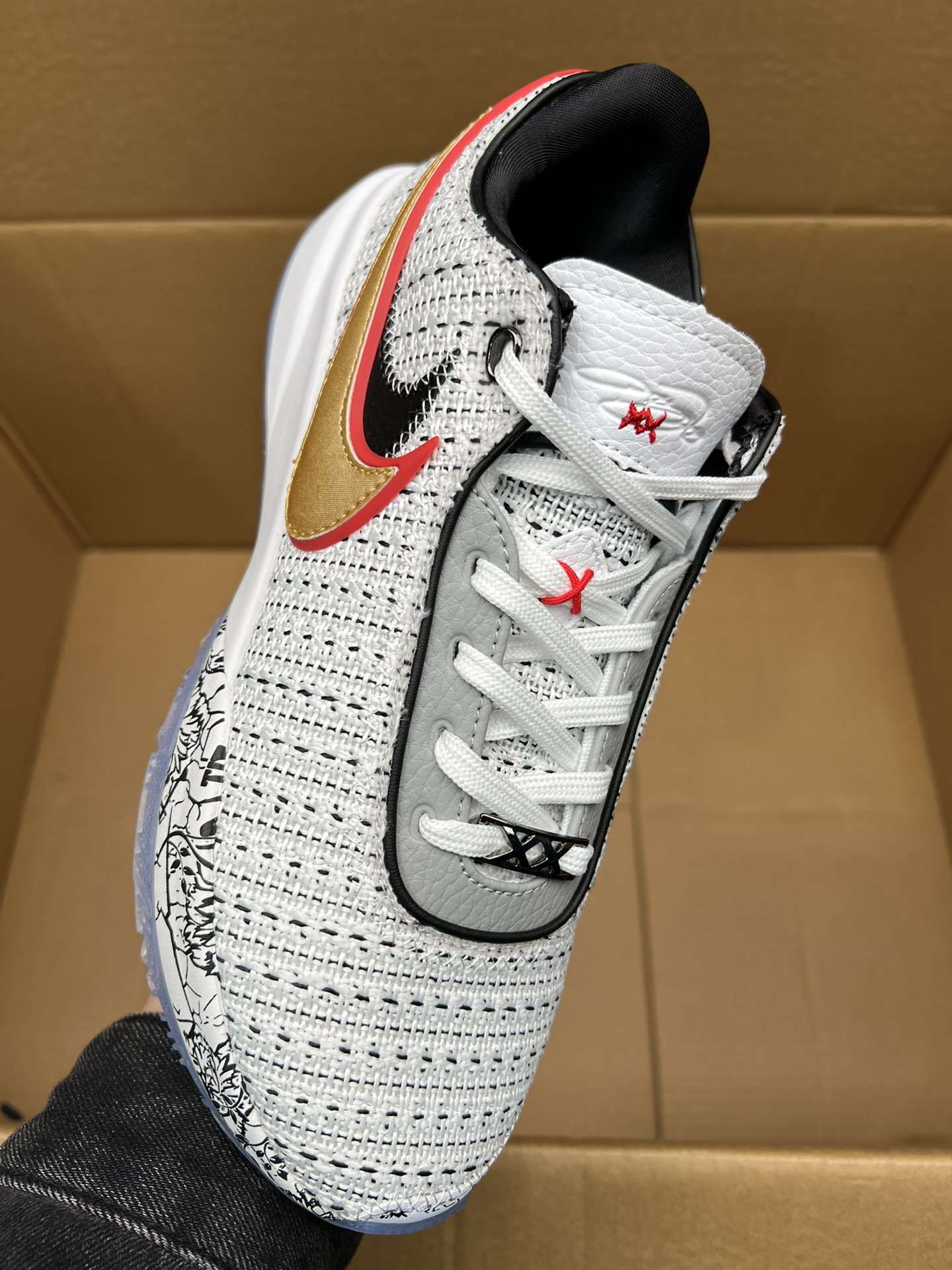 KICKWHO Nike Men's Lebron XX Lmtd EP Basketball Shoes White - Image 2