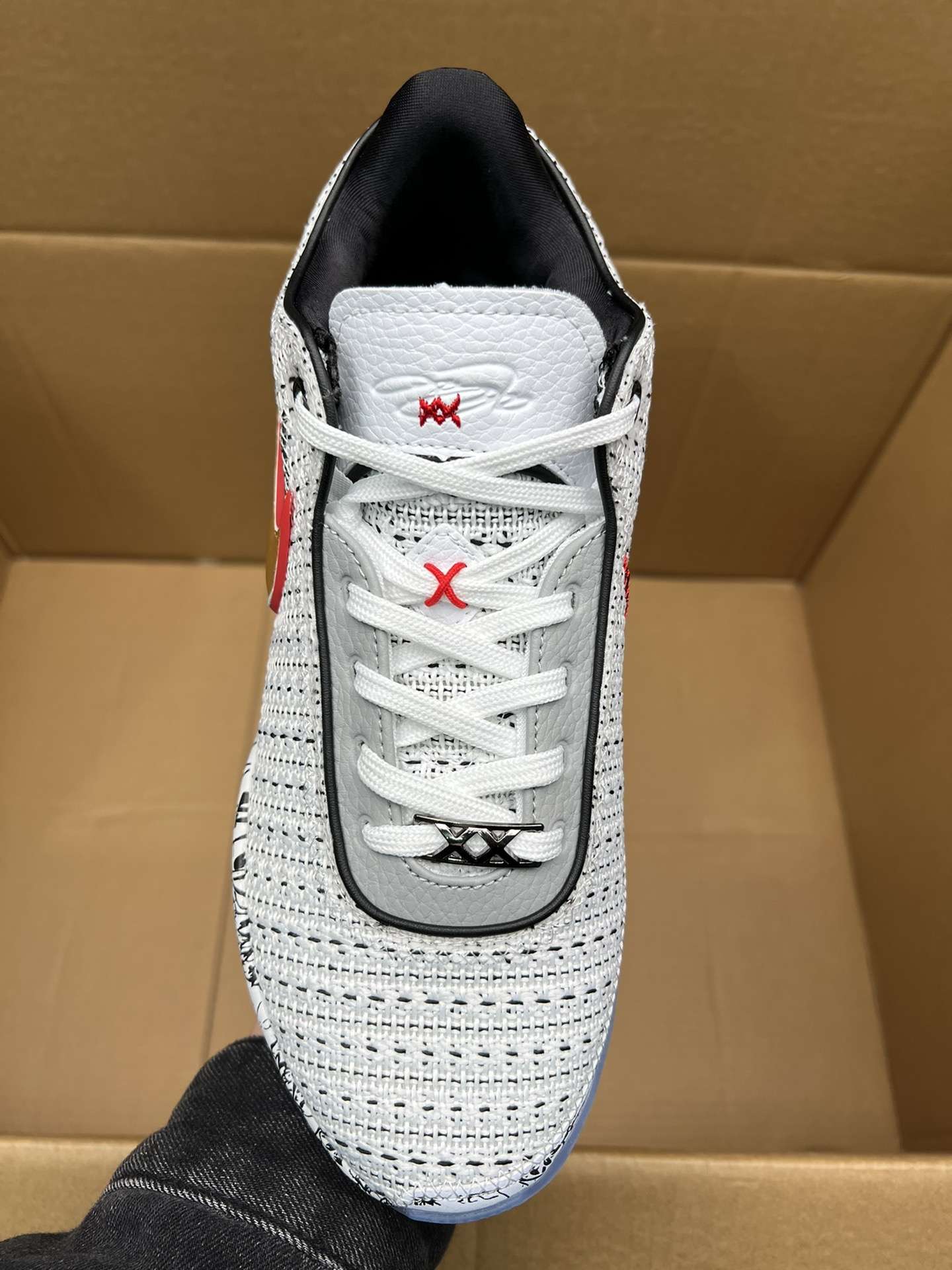 KICKWHO Nike Men's Lebron XX Lmtd EP Basketball Shoes White - Image 3