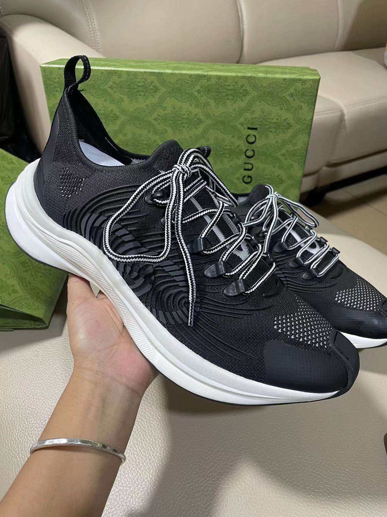 KICKWHO Gucci Sneakers GG Run Black White - Image 3