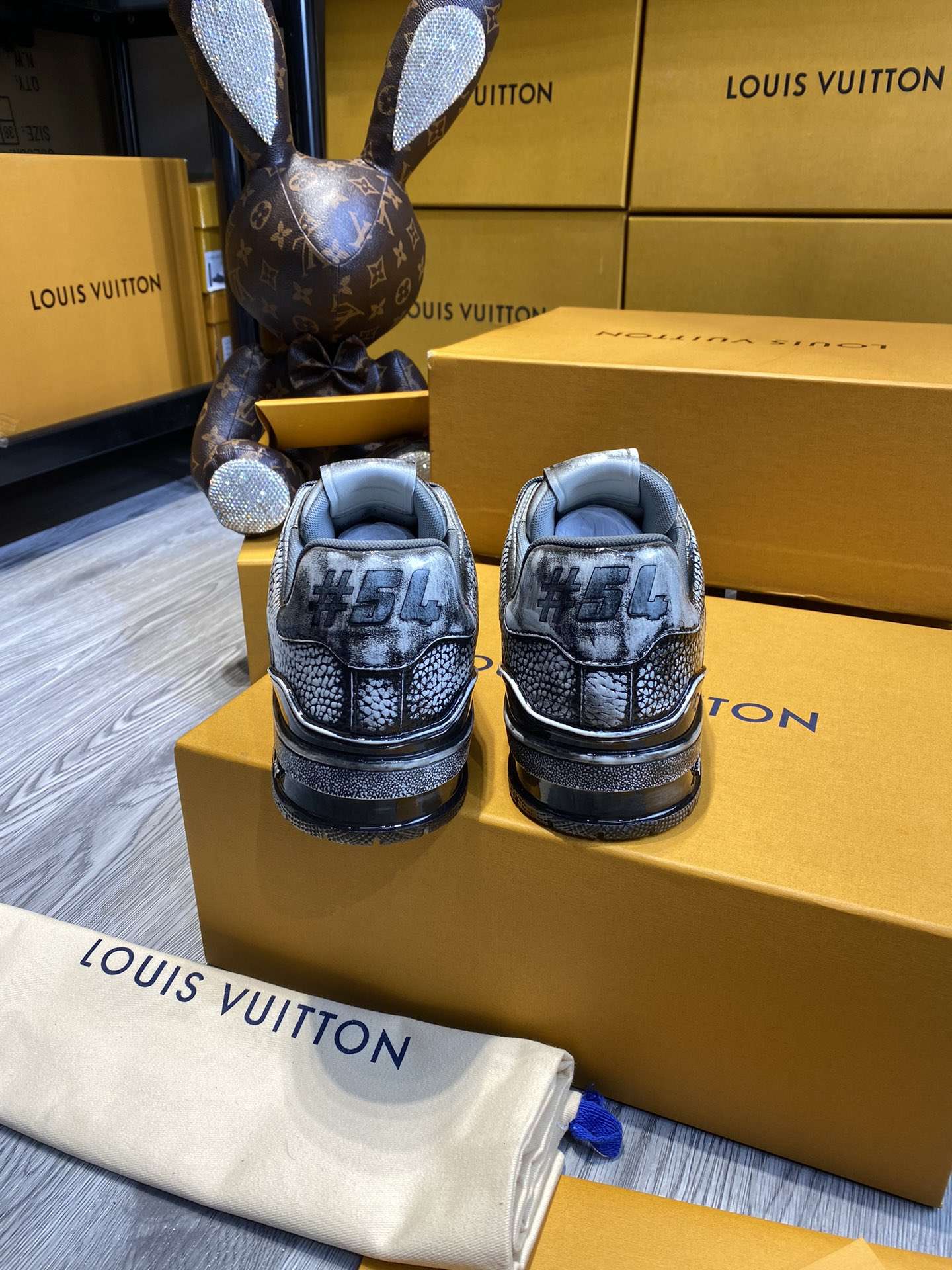 KICKWHO Louis Vuitton Trainer Sneakers Grey Black - Image 4