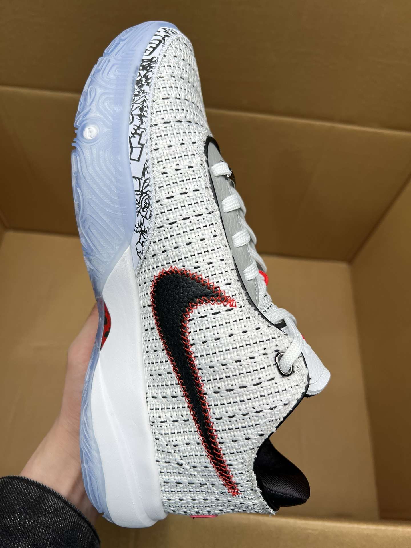 KICKWHO Nike Men's Lebron XX Lmtd EP Basketball Shoes White - Image 4