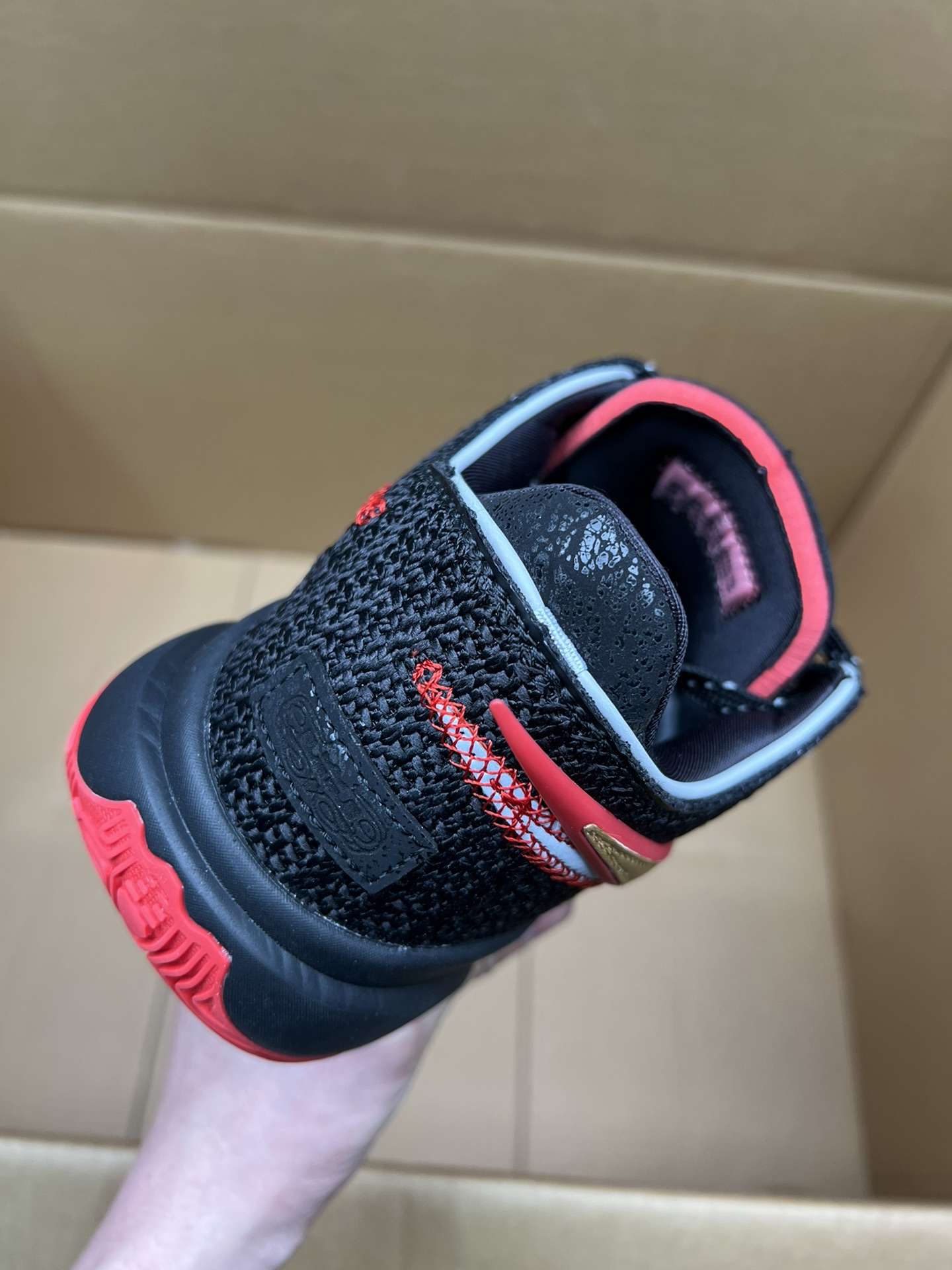 KICKWHO Nike Men's LeBron 20 EP Sneakers ‘The Debut’ DJ5422 500 - Image 4